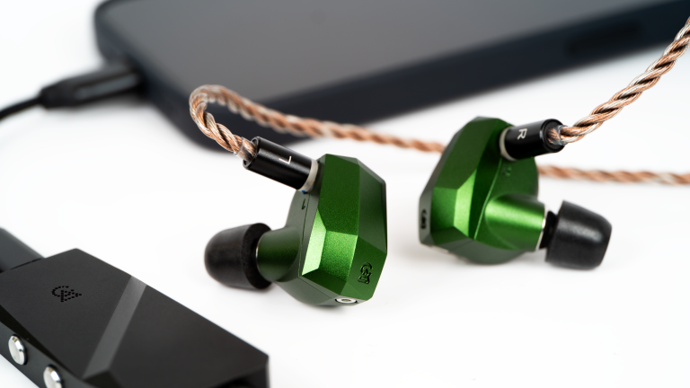 Campfire Audio marks 10 years with Green Andromeda 10 earphones