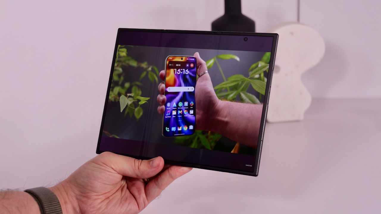 It was always going to happen: somebody’s Galaxy TriFold has broken