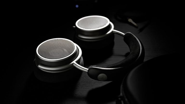 Grell OAE2 headphones aim to deliver a hi-fi speaker experience