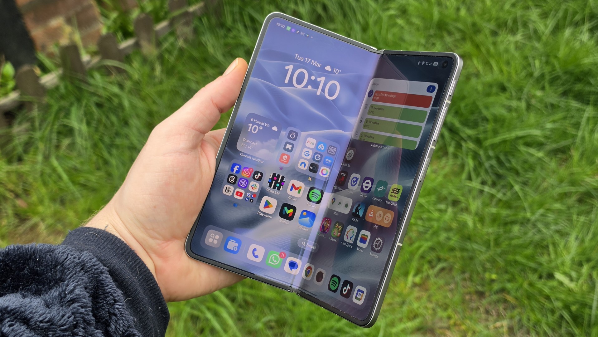 Oppo’s Find N6 finally fixes our biggest gripe with foldables