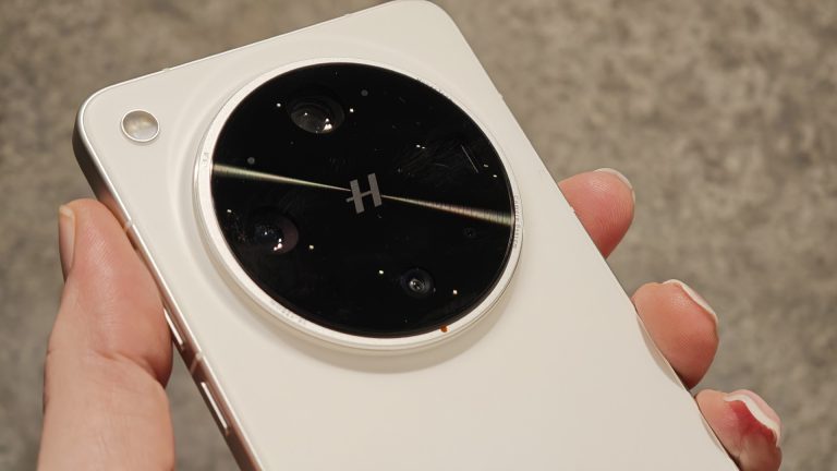 The Oppo Find X9 Ultra could come with a serious zoom upgrade