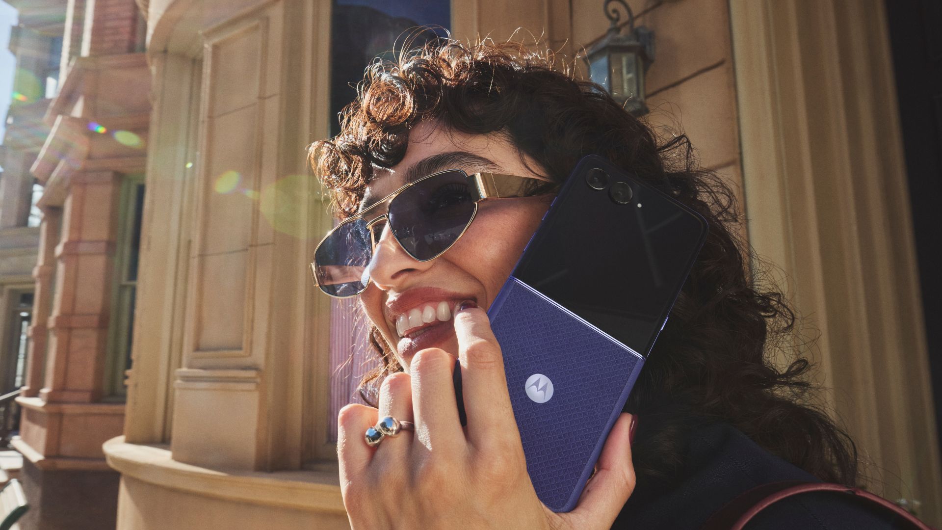 Motorola’s latest Razr feature looks like something Samsung already does