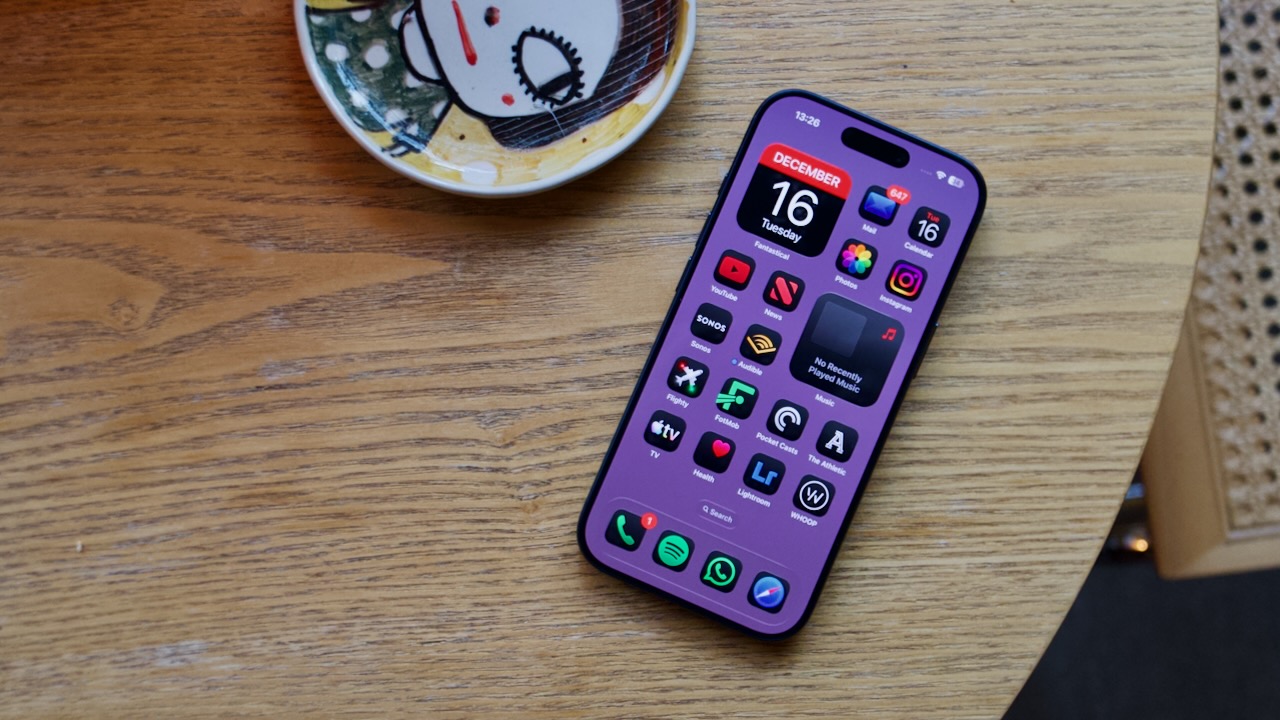 Your next iPhone or Android could finally get a replaceable battery