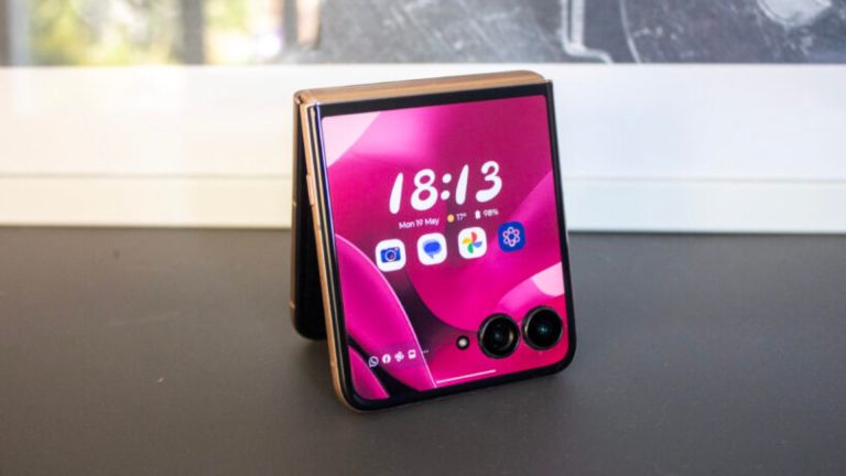 Motorola Razr 70 leaks: Large cover display, multiple colours