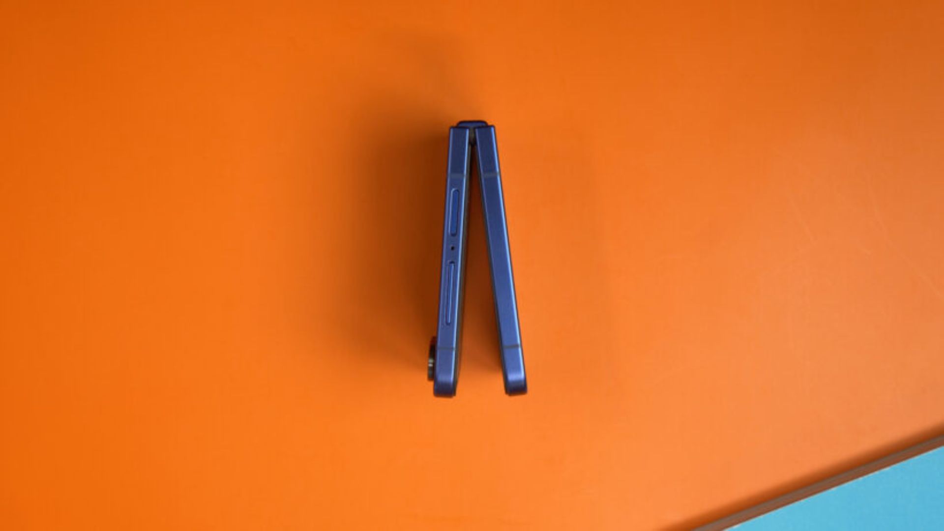 Samsung Galaxy Z Flip 8 looks thinner in new CAD leak