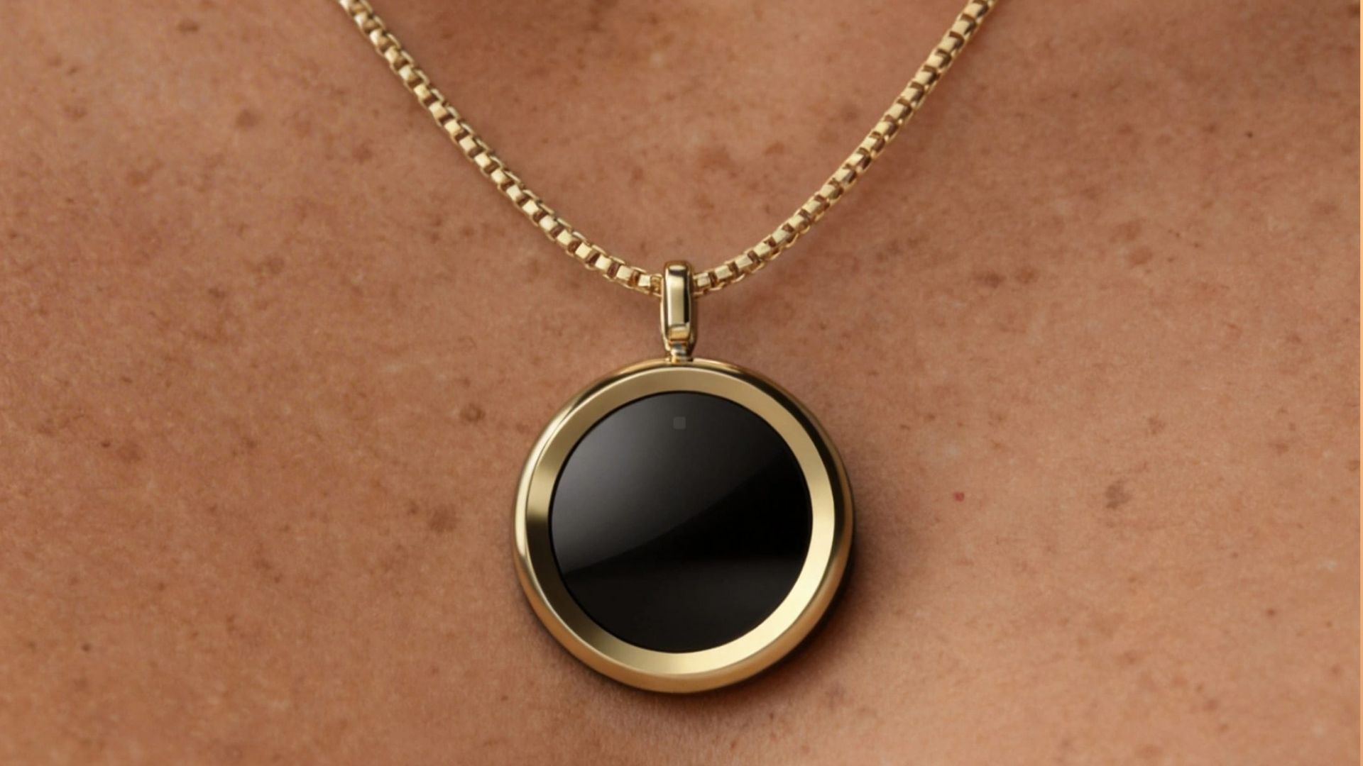 Former Fitbit exec launches UV-tracking smart necklace for women