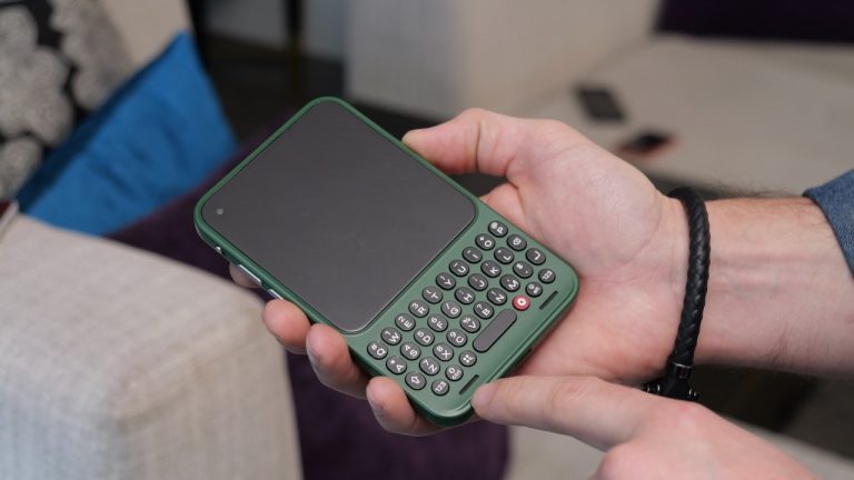 Working ‘Blackberry remake’ seen in hands-on video for the first time