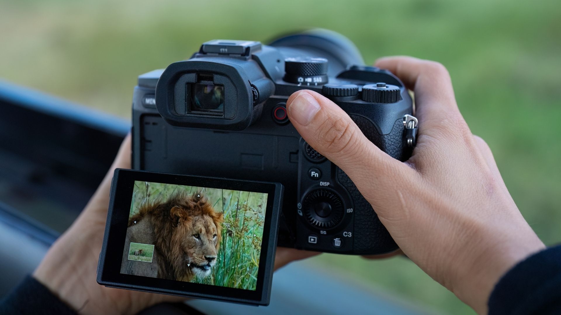 Sony’s new RX10 V wants to be your all-in-one camera