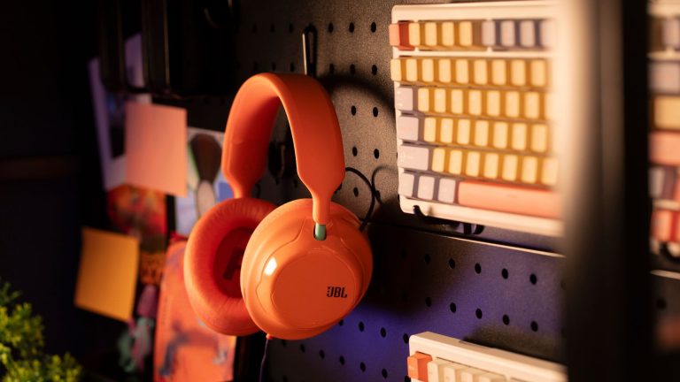 JBL unveils Quantum 850 and new mid-range headsets at Gamescom
