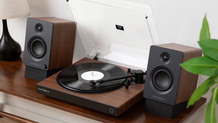 Victrola’s Wave Bluetooth turntable brings wired and wireless sound together