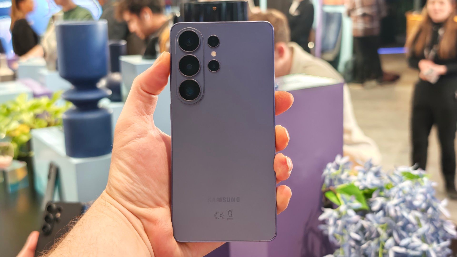 Samsung Galaxy S27 Ultra could borrow the iPhone Pro’s design