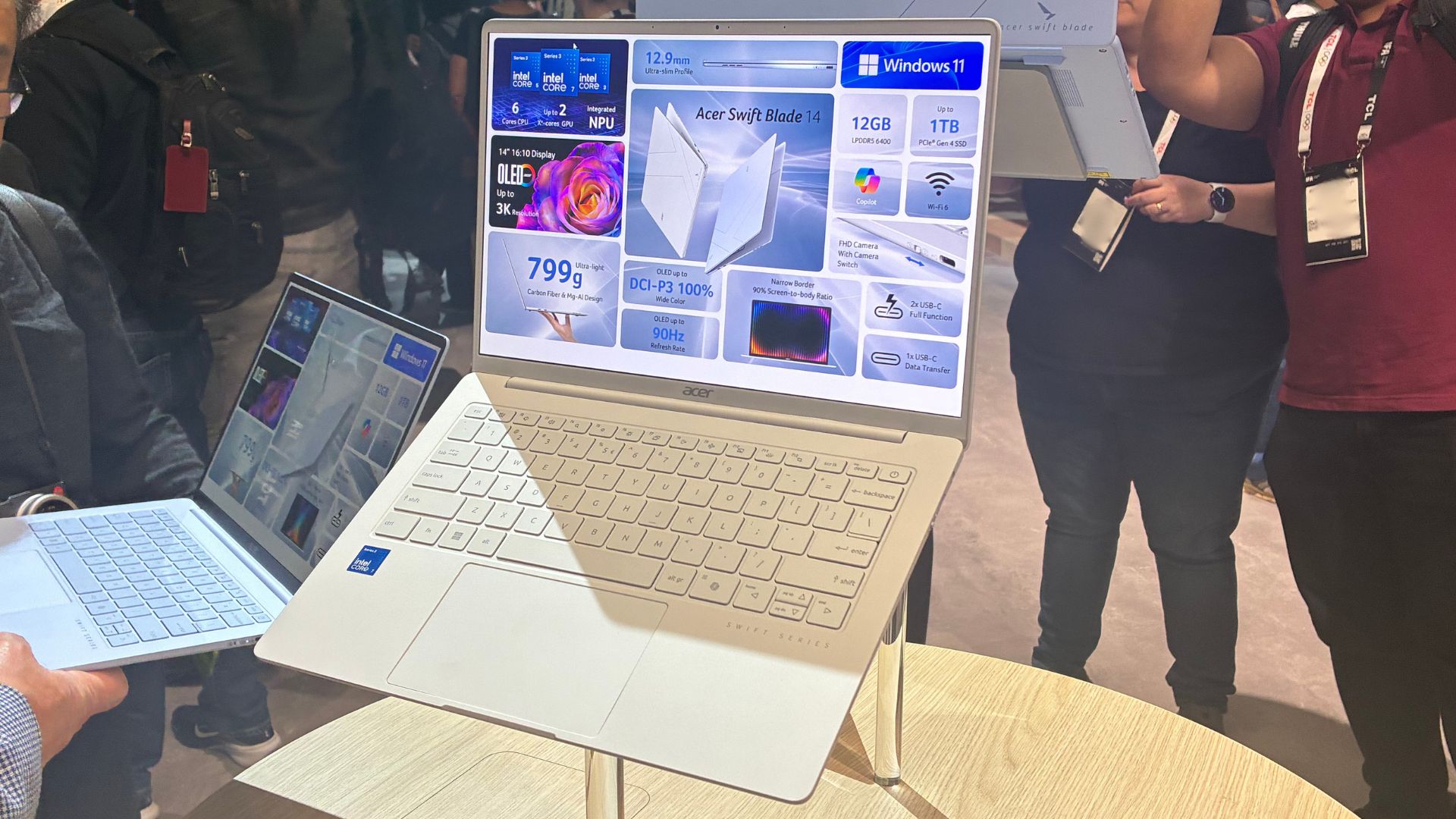 Acer’s two new laptops are impressively light and made for commuters